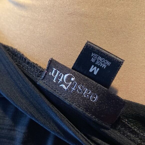 Dressy Top With Tie Detail at Neckline - Picture 4 of 4